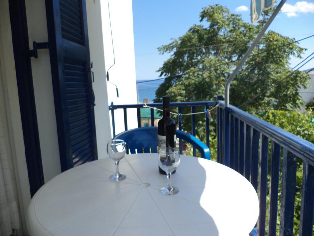 To Kamari Apartment Paralia Agias Foteinis Ruang foto