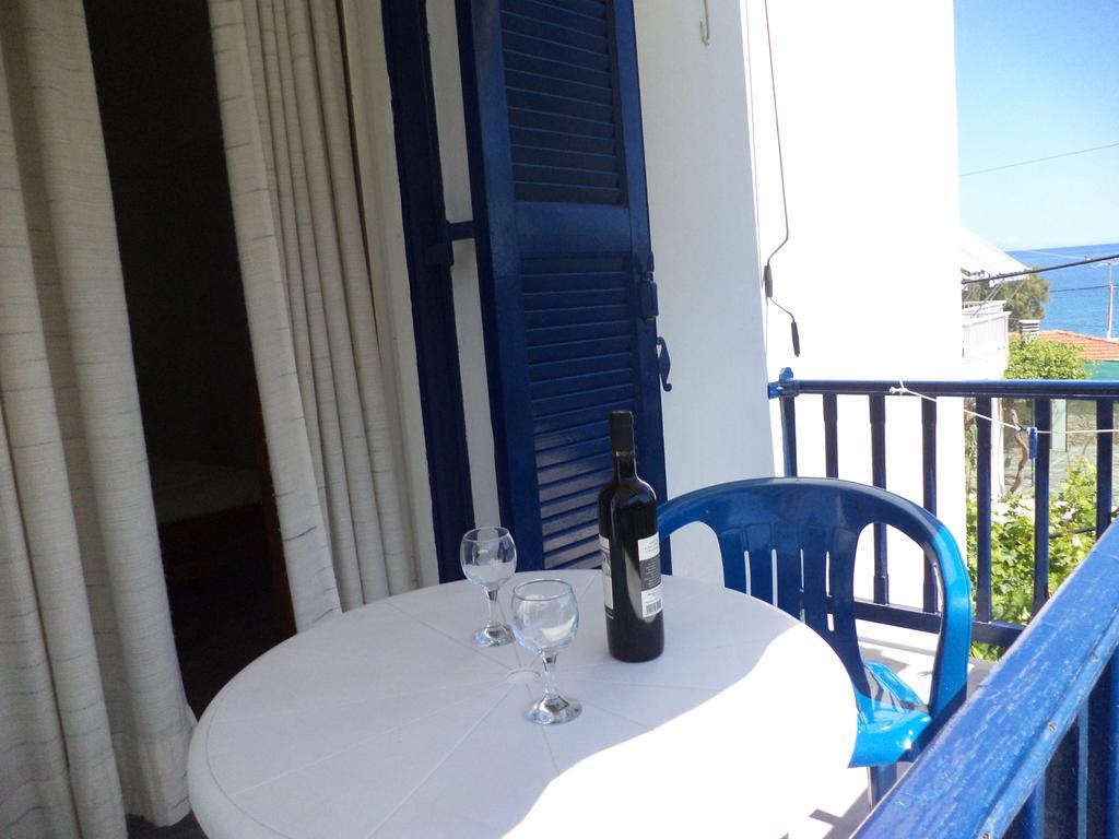 To Kamari Apartment Paralia Agias Foteinis Bagian luar foto