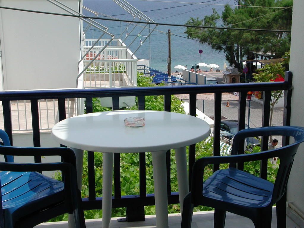 To Kamari Apartment Paralia Agias Foteinis Ruang foto