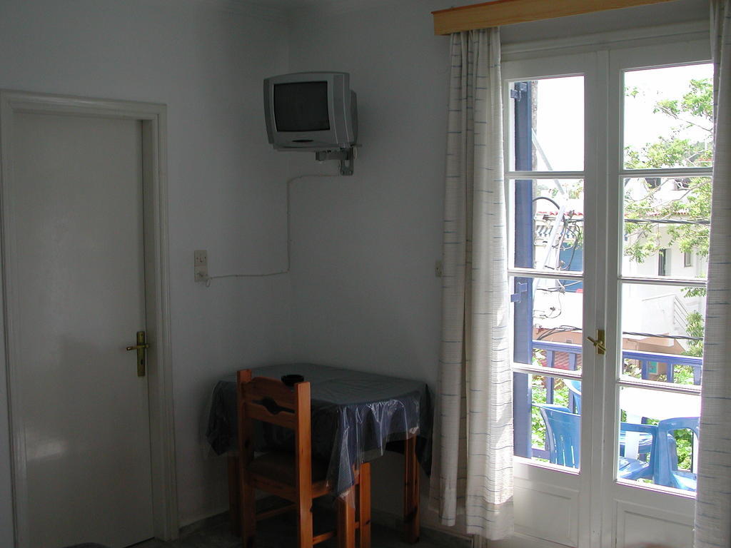 To Kamari Apartment Paralia Agias Foteinis Ruang foto